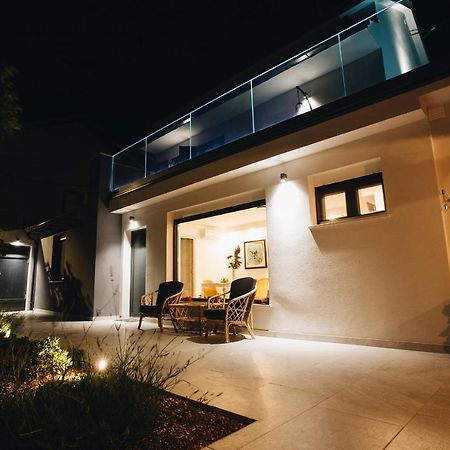 Villa Magna - Seaside Villa With Pool And Sauna Trogir Exterior foto